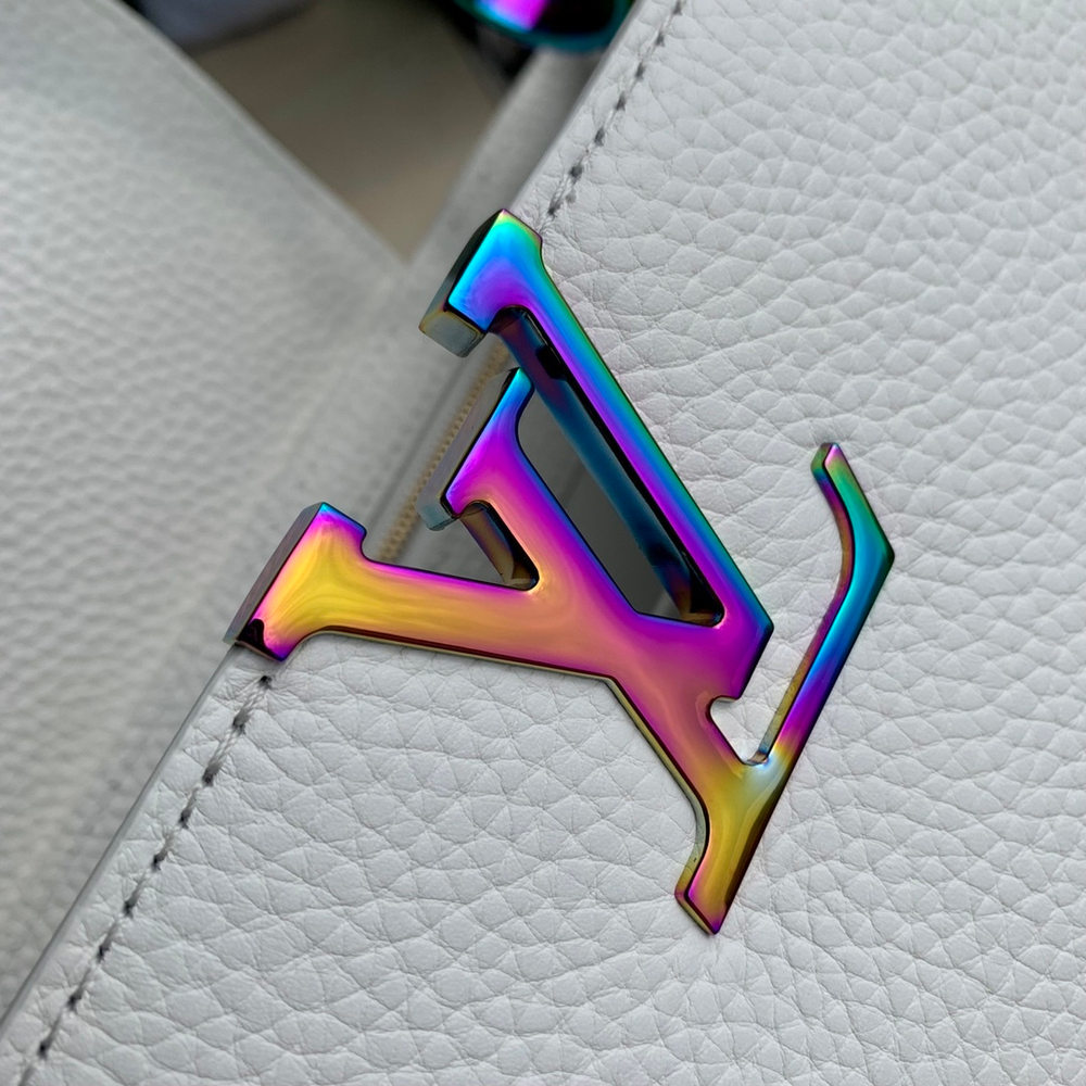 Louis Vuitton Capucines BB