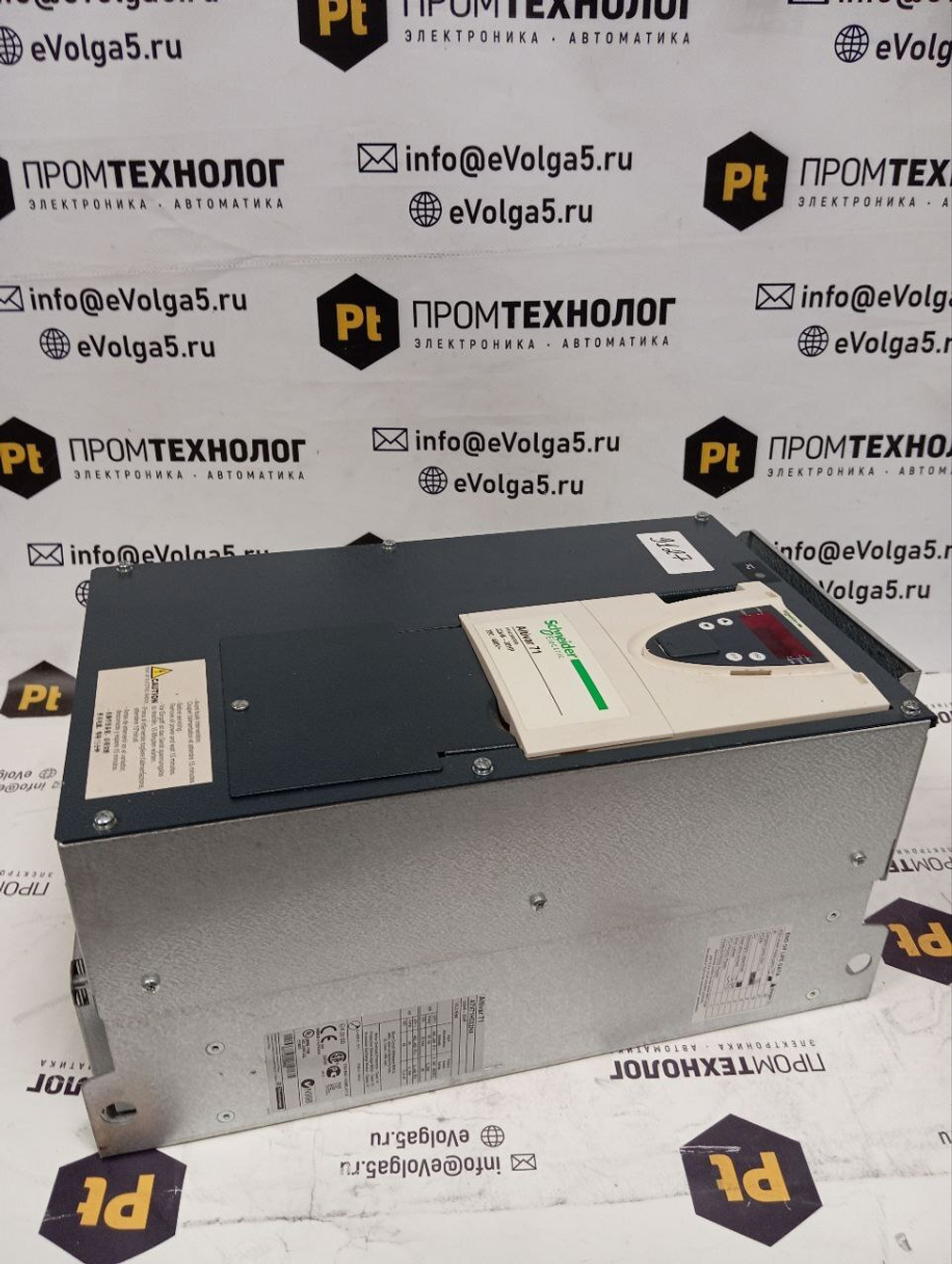 S.E. ATV71HD22N4 с хранения