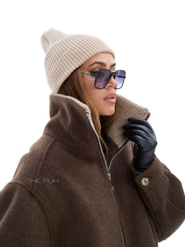 Шоколадная куртка с накладными карманами