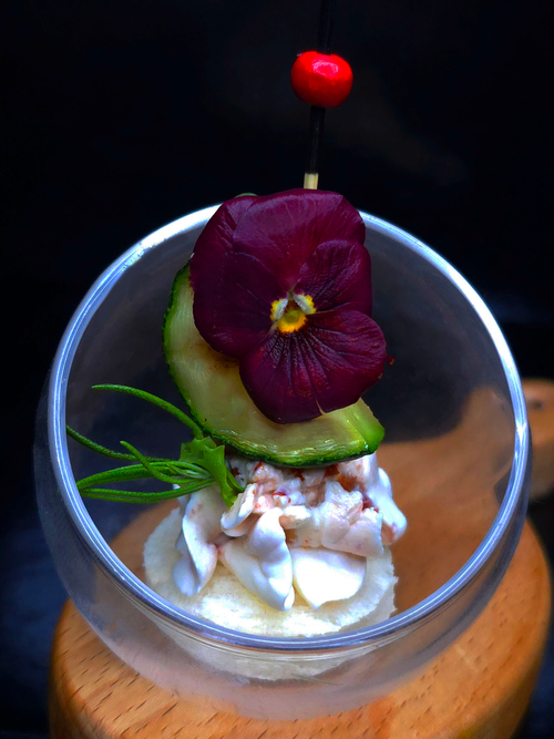 Канапе из цукини с мусом из лосося