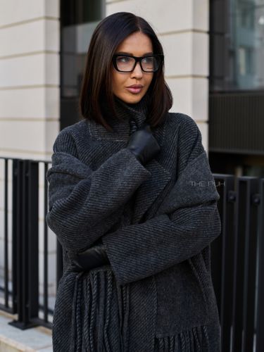 Графитовое пальто с шарфом