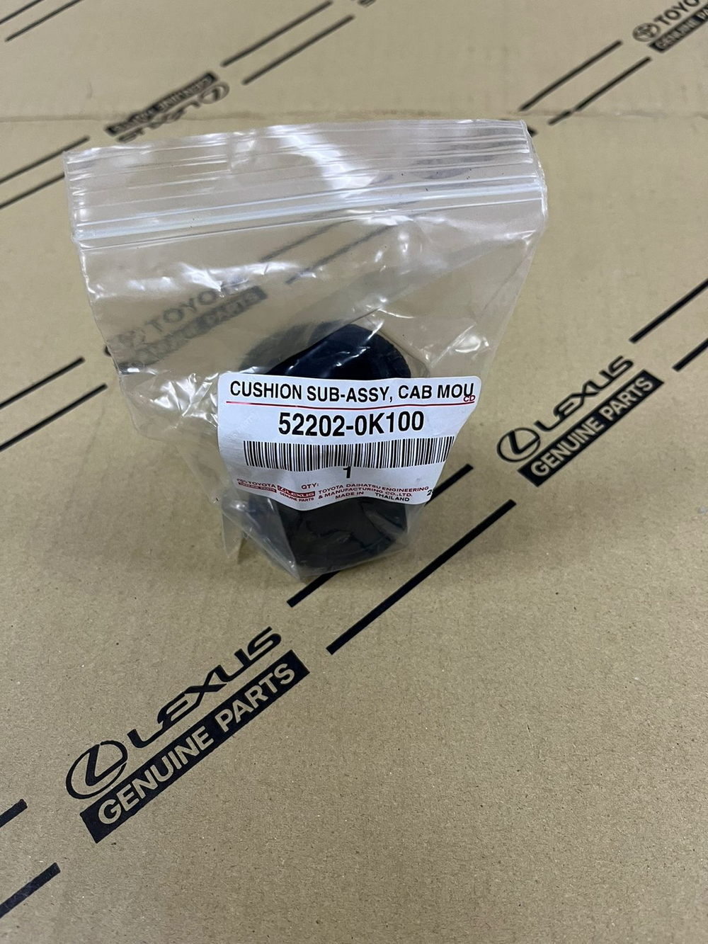 Опора кузова 52202-0K100