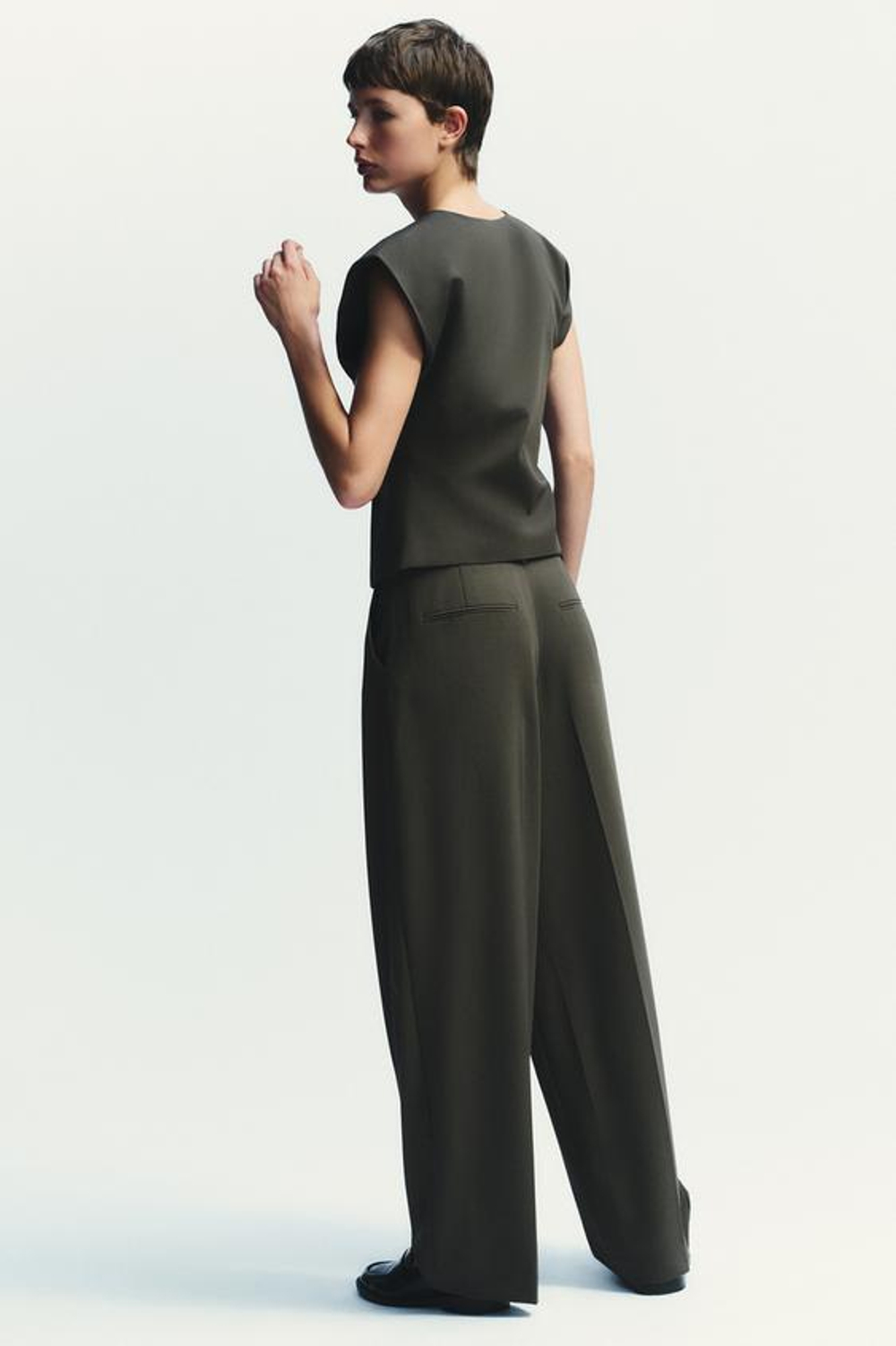 ZARA БРЮКИ СО СКЛАДКАМИ И ПОЯСОМ, СЕРО-СИНИЙ