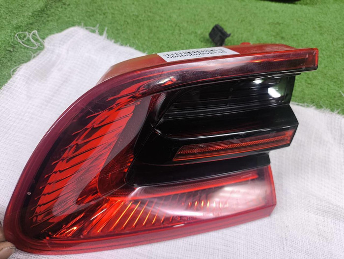 Фонарь правый внутренний Porsche Macan 95b (14-18)