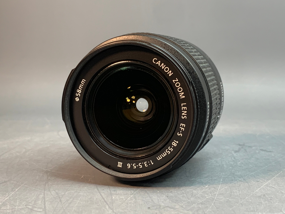 Canon EOS 4000D Kit 18-55mm 3.5-5.6 III 42.300 кадров