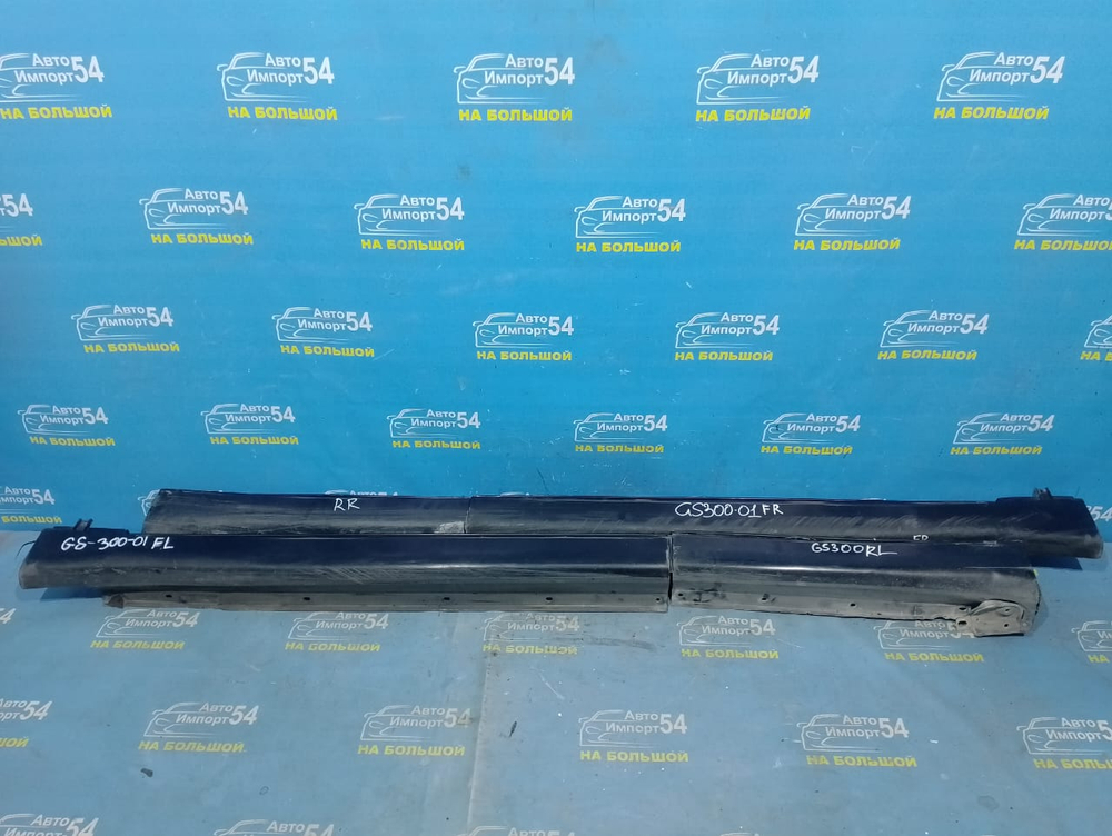 Порог правый пластиковый LEXUS GS300 1999