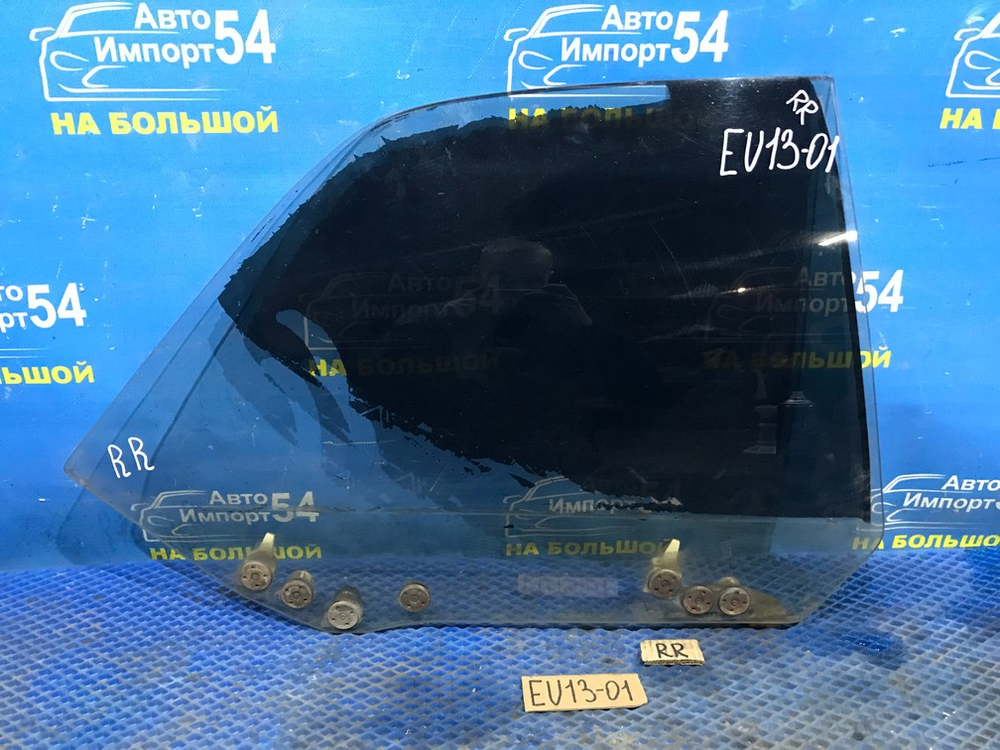 Стекло двери задней правой NISSAN BLUEBIRD 1993