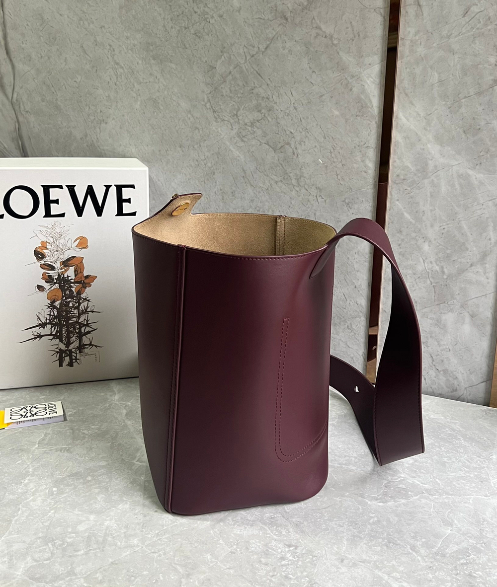 Loewe Medium Pebble Bucket 28 cm