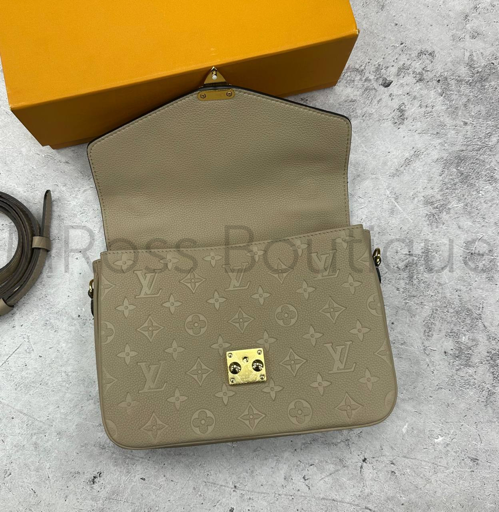 Бежевая кожаная сумка Pochette Metis Louis Vuitton