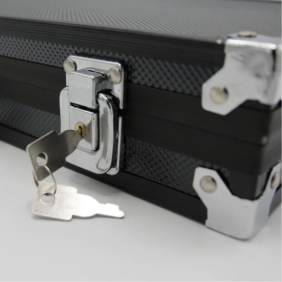 Фабрика Покера: Набор из 300 фишек для покера с номиналом