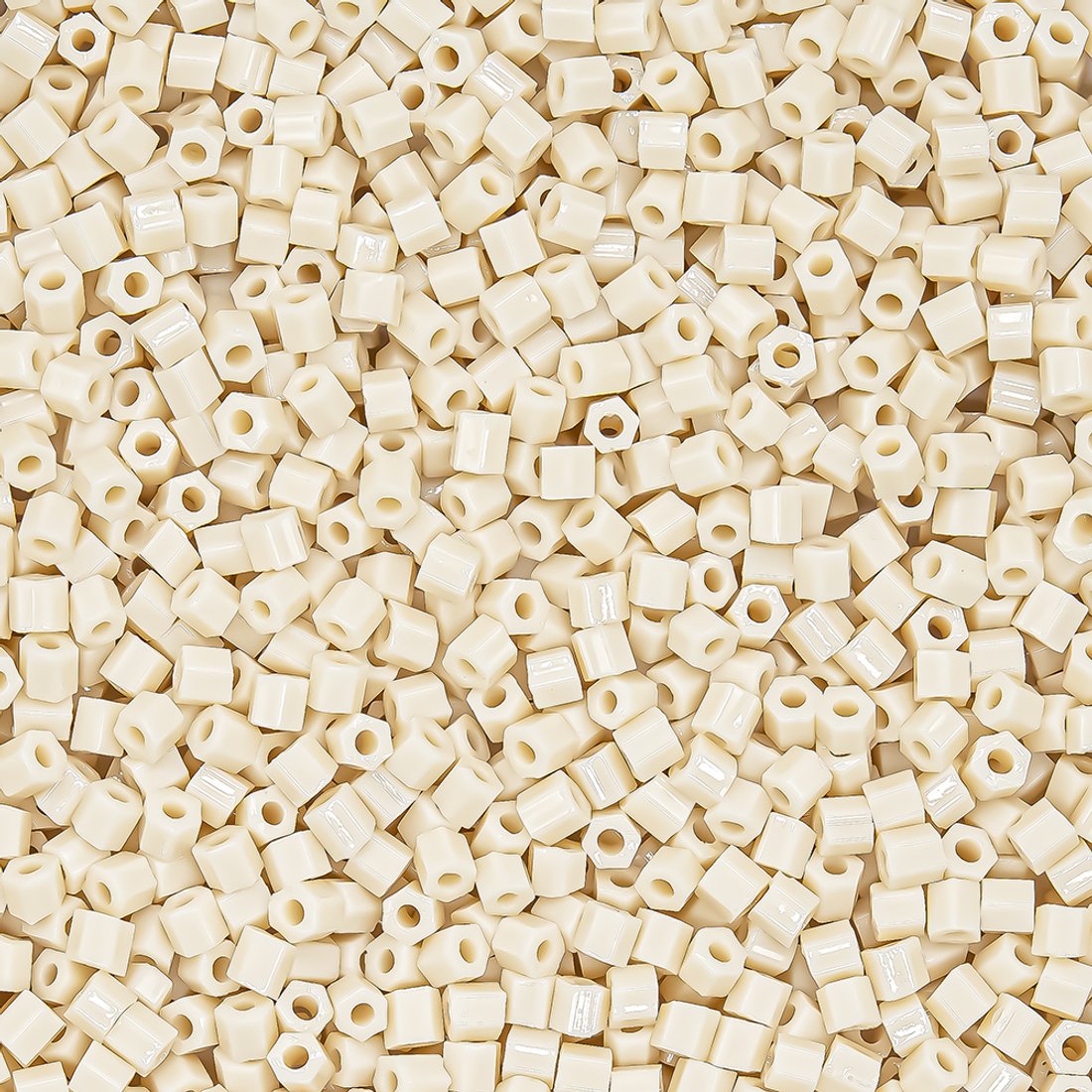 Японский бисер TOHO Hexagon (№51), непрозрачный глянцевый