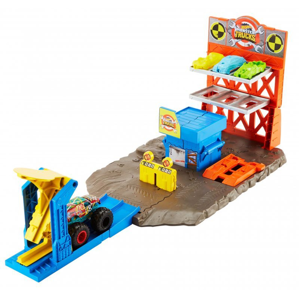 Hot Wheels Monster Trucks - Комплект для сноса на станции + Демо-автомобиль Derby HFB12