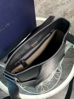 Сумка-мессенджер Prada