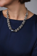 Колье Византия биколор:серебро и графит с темно-серым плоским жемчугом Майорка