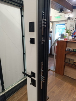 Стальная дверь "Ferrum" с зеркалом (адаптивная замковая часть)