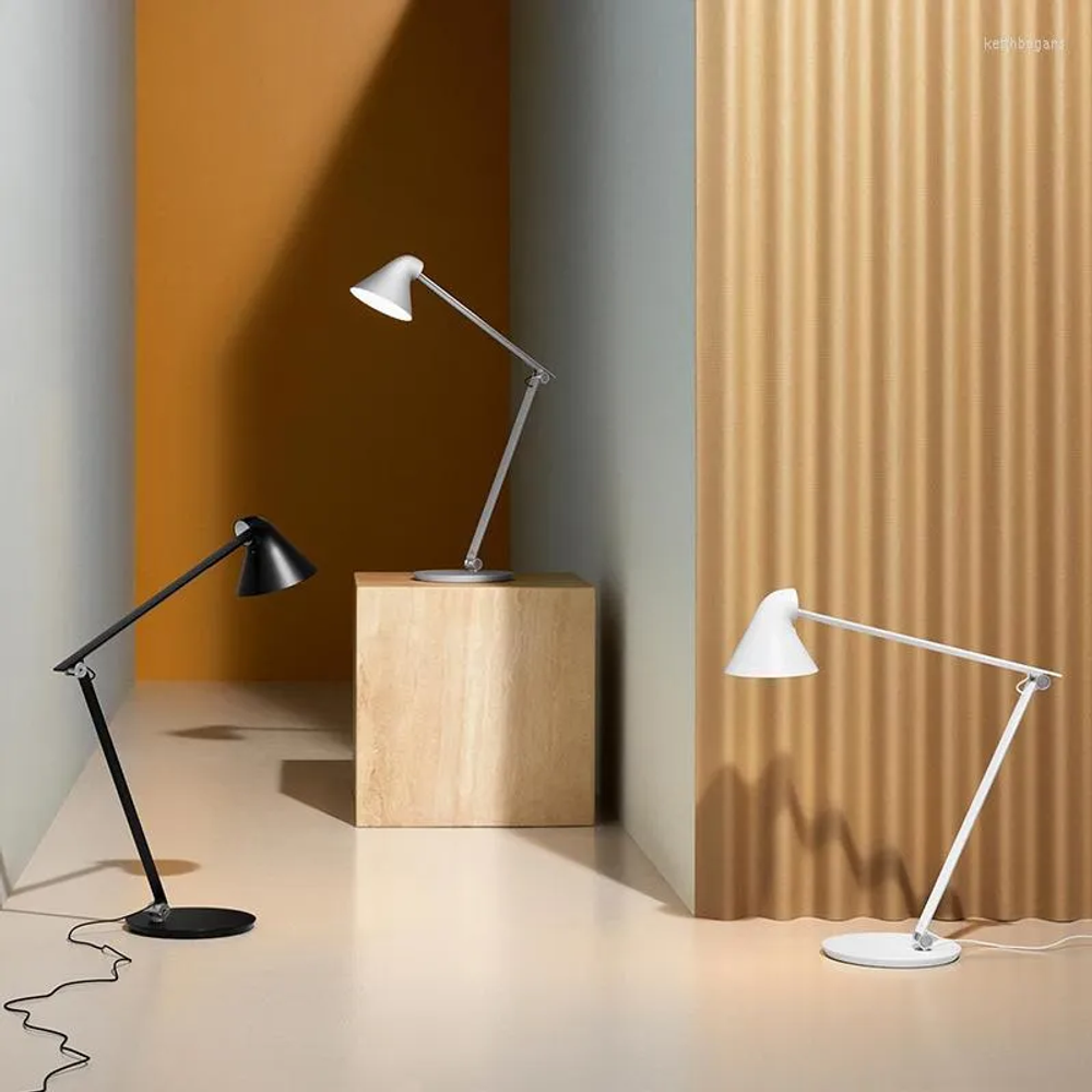 Настольный дизайнерский светильник NJP by Nendo (Louis Poulsen)