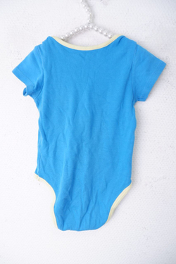 Боди яркое на 6 месяцев