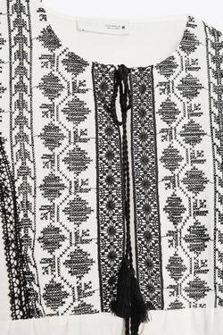 ZARA КУРТКА С КОНТРАСТНОЙ ВЫШИВКОЙ, БЕЛЫЙ/ЧЕРНЫЙ