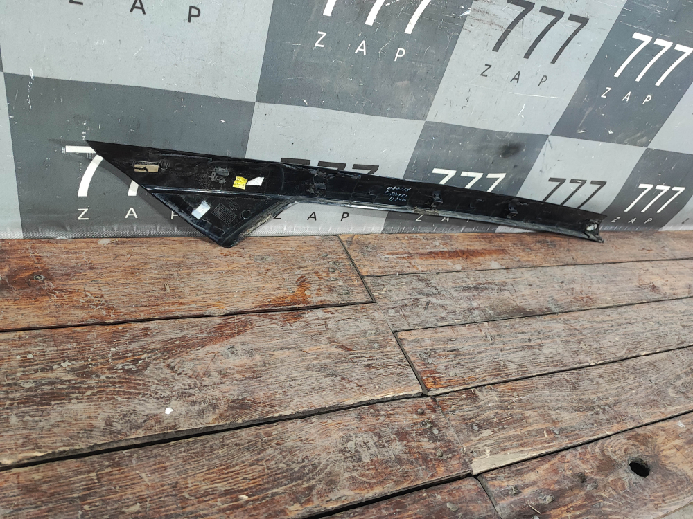 Накладка лобового стекла правая Ford Explorer 5 10-19 Б/У Оригинал BB5Z7803144AA