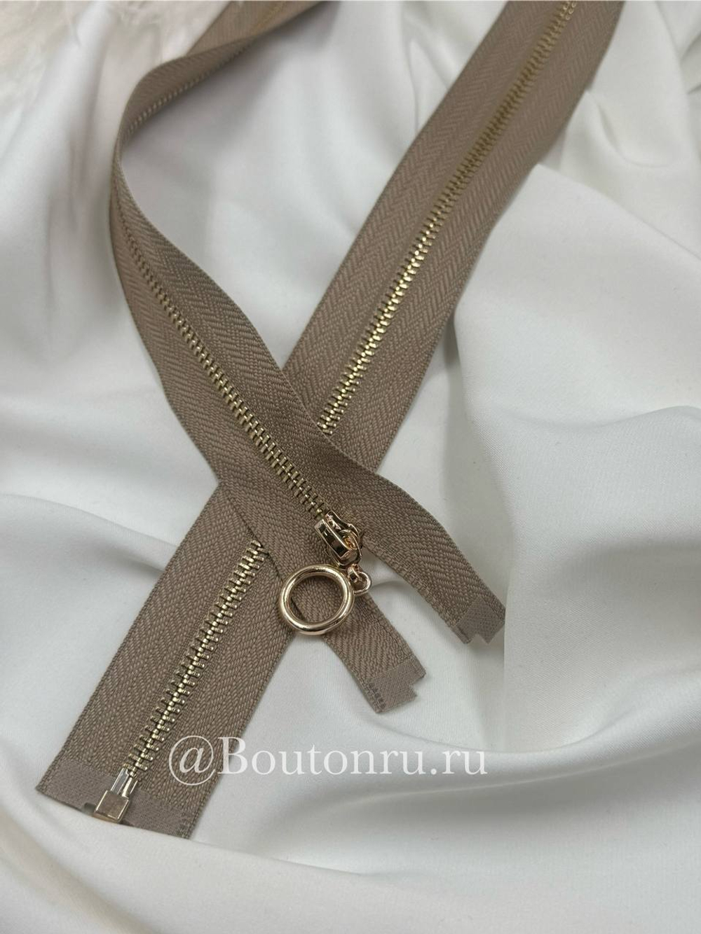Молния бежевая золото кольцо