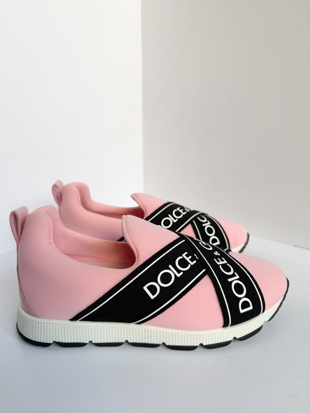 Новые кроссовки Dolce & Gabbana, 33