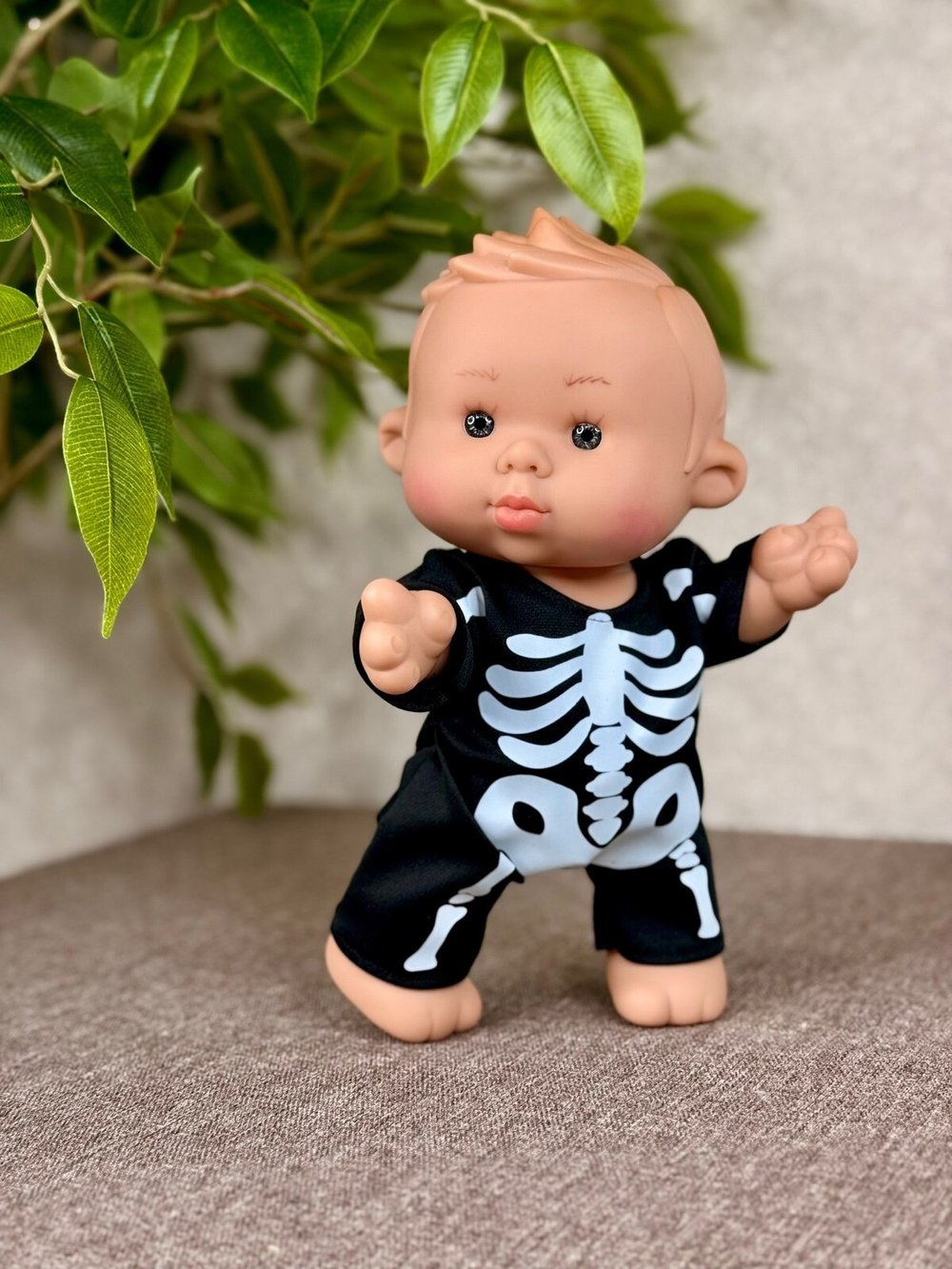 Пупс Marina and Pau 26 cм Nenote Halloween (2924A2)