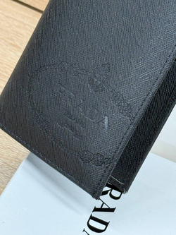 Кошелек Prada