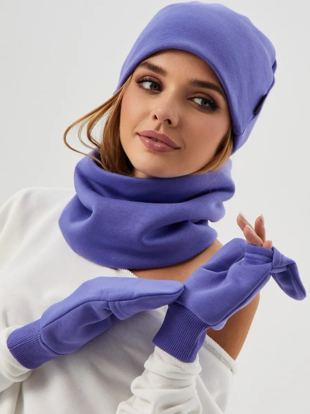 Комплект с начесом: снуд, варежки, шапка