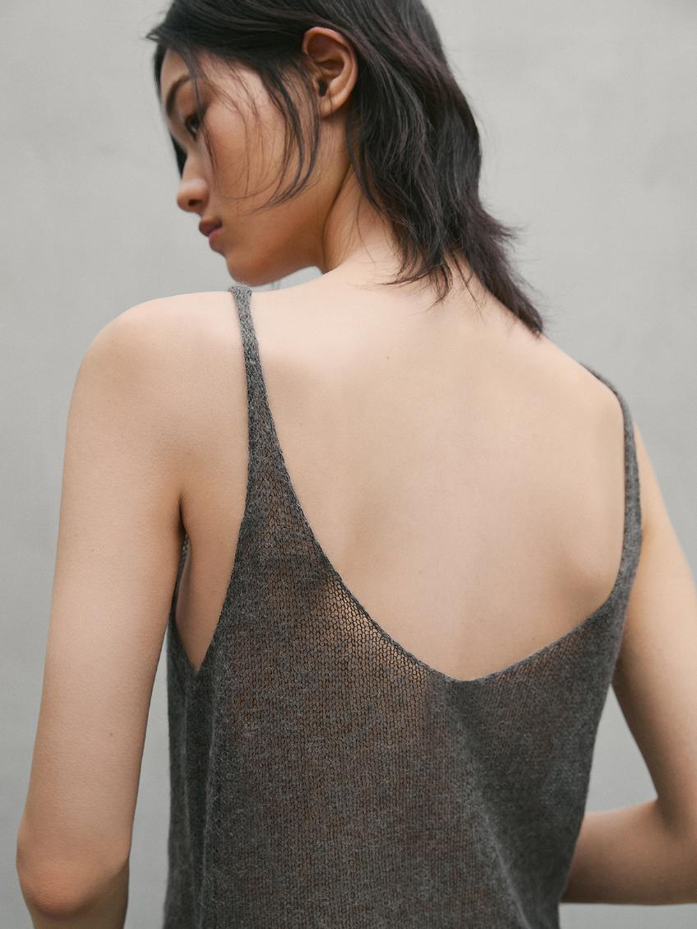 Massimo Dutti Топ с V-образным вырезом, серый