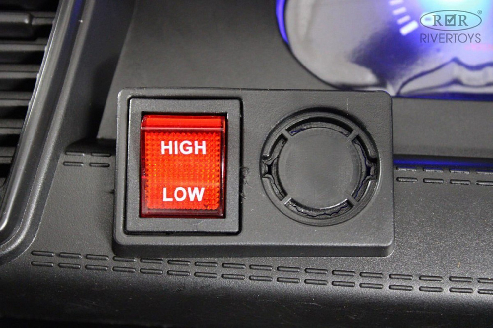 Детский электромобиль RiverToys М005БХ М005БХ-RED/красный