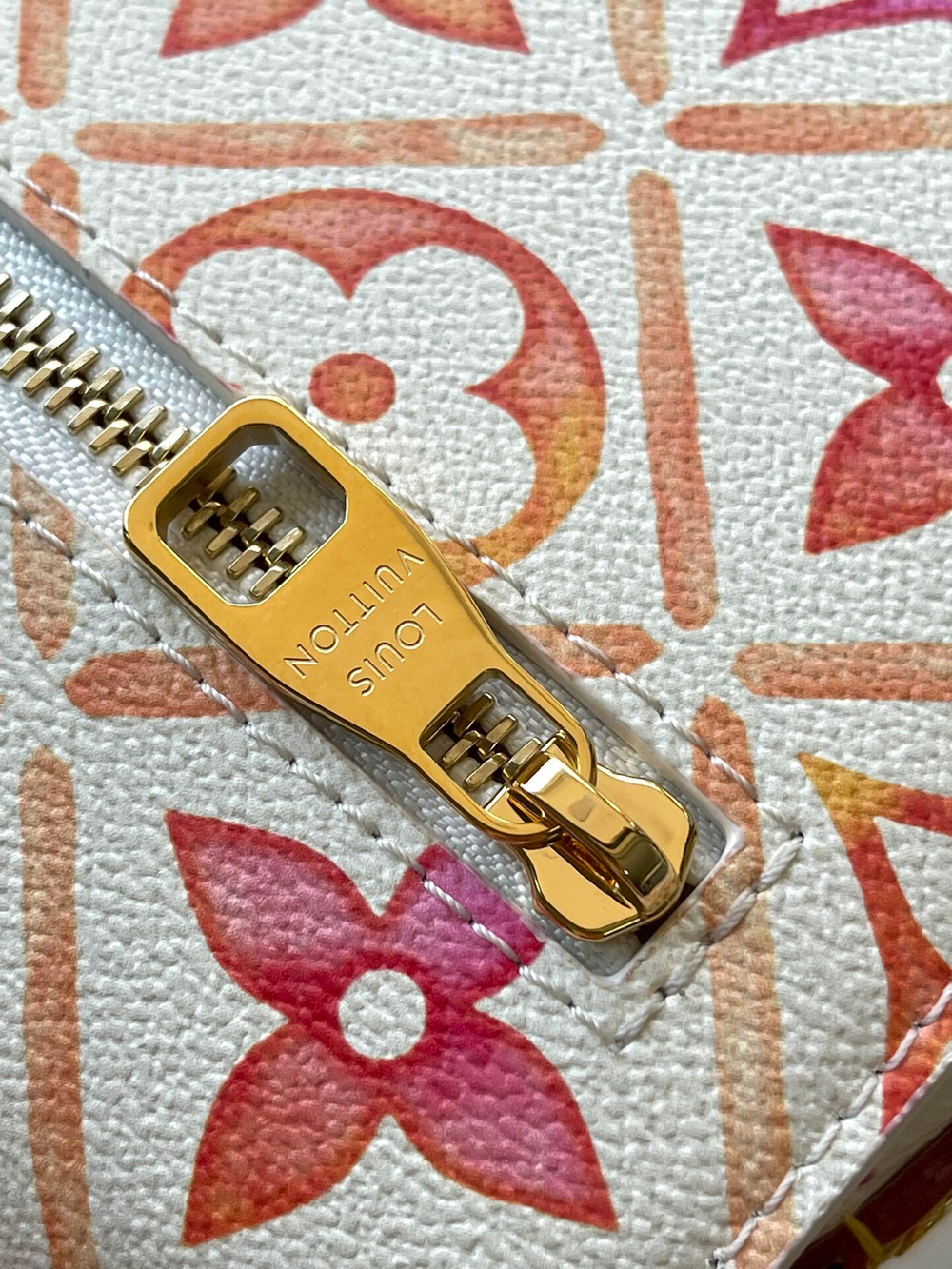 Louis Vuitton Pochette Metis