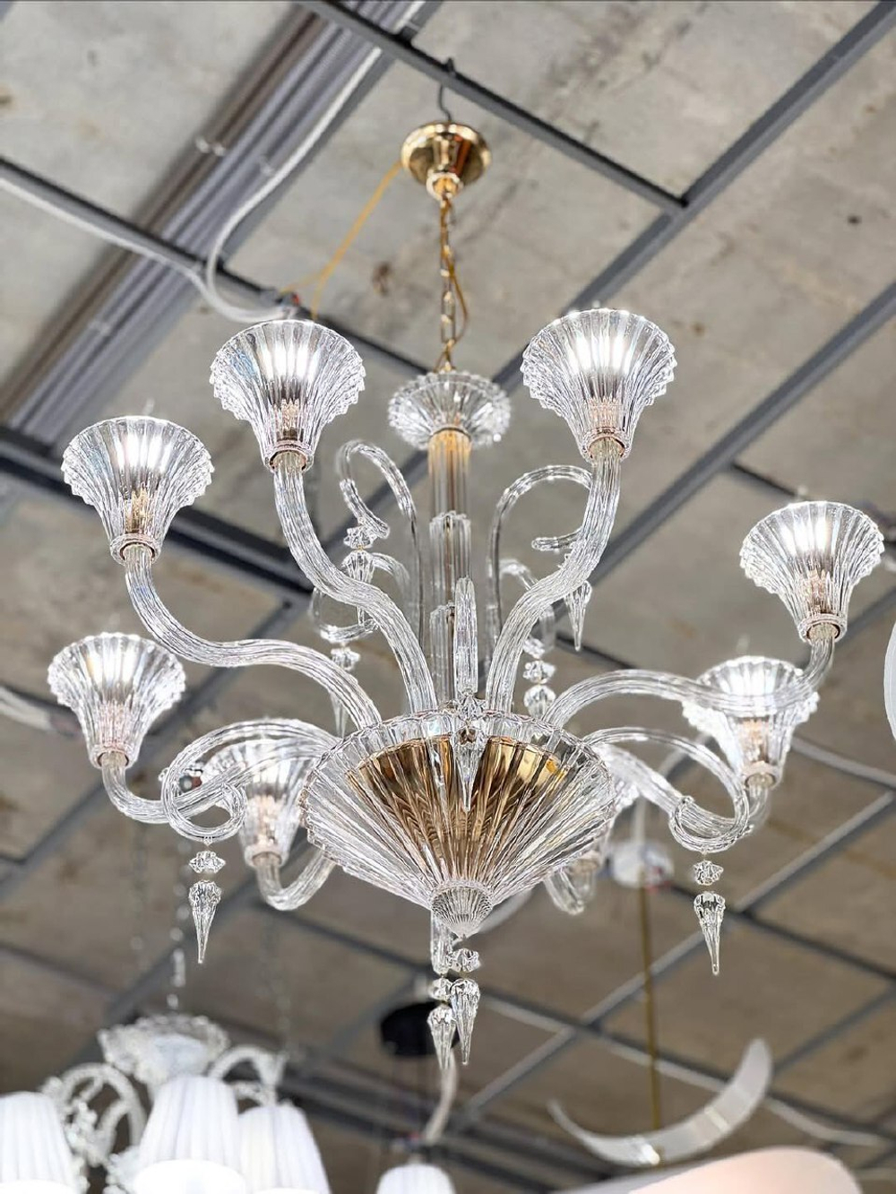 Элегантная хрустальная люстра Baccarat