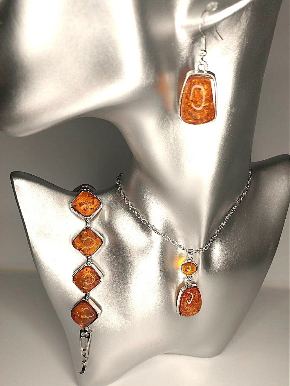 Элегантный комплект бижутерии с бижутерной смолой с янтарным оттенком  «Янтарное сияние» – Готовый образ в одном наборе!