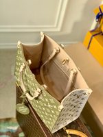 Louis Vuitton OnTheGo MM
