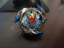 Волчок и лаунчер Winning Valkyrie 12 Volcanic B104 от Takara Tomy