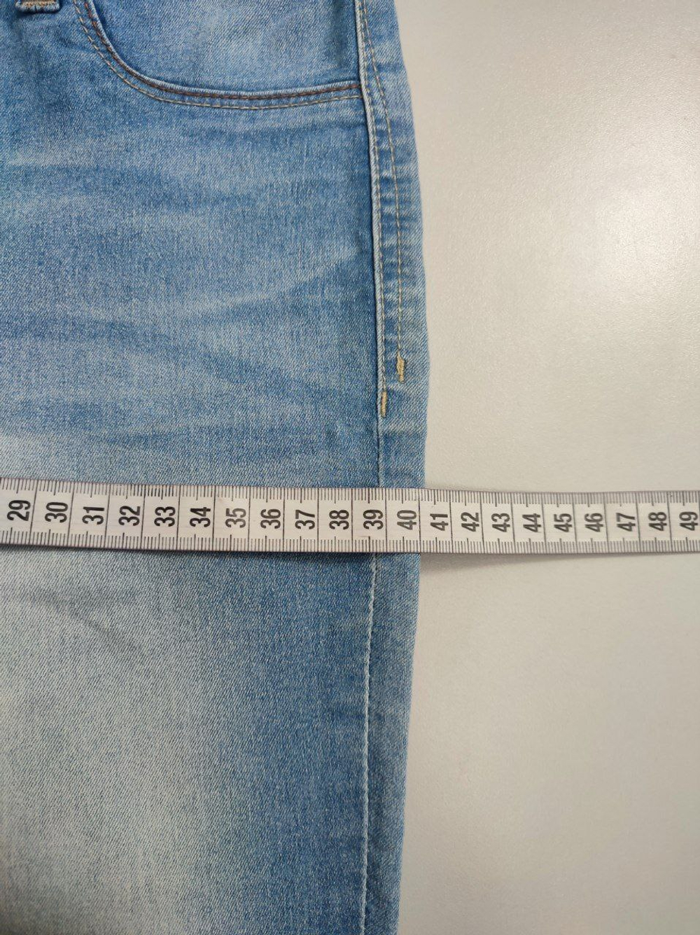 Джинсы Terranova с потертостями 42  размер