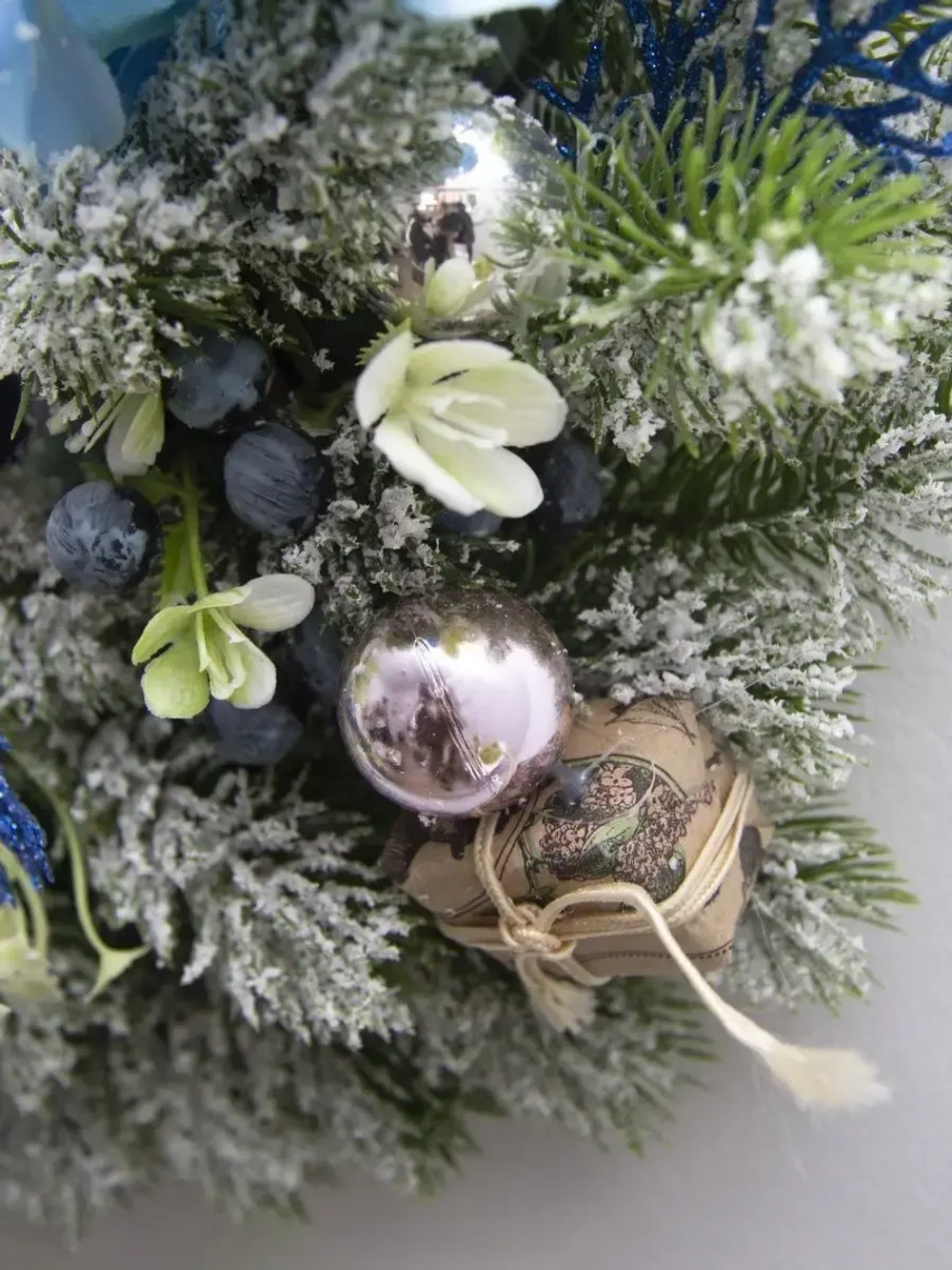 Венок новогодний 40 см, на дверь, на стол, декор для дома