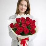 Букет из красных роз «Scarlet Elegance»