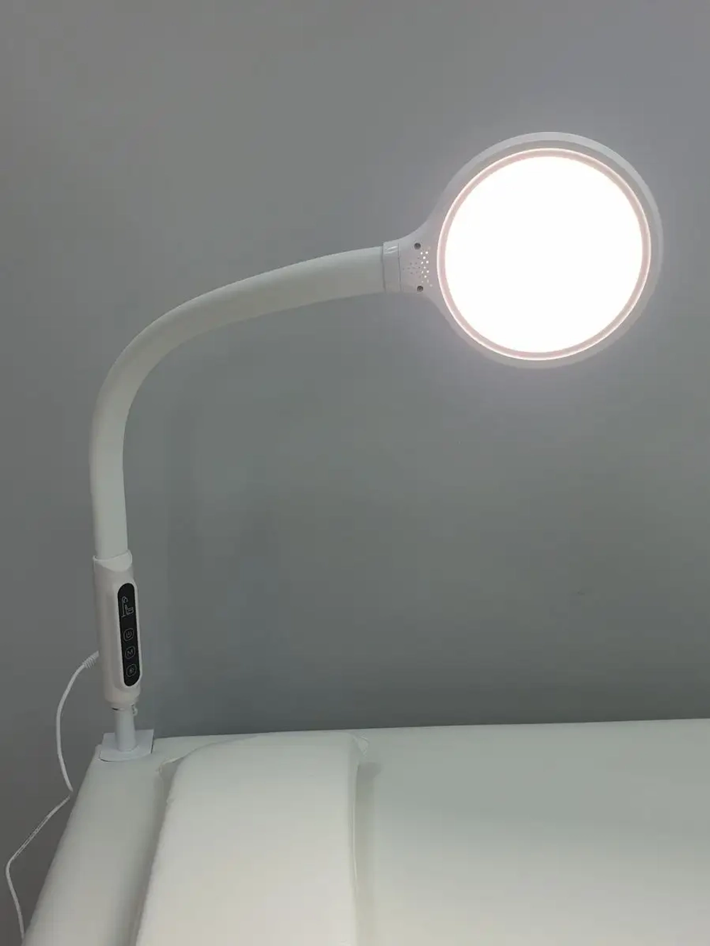 Лампа для наращивания ресниц на струбцине LED