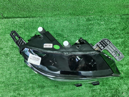 Фара правая Geely Coolray (2019-2023) галоген