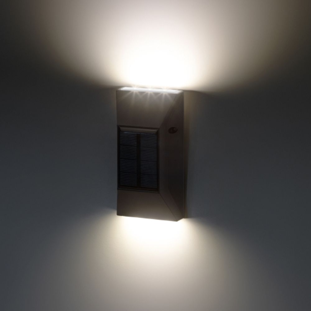 Светильник уличный ЭРА ERAFS012-07 на солнечной батарее настенный 6 LED | Садовые фасадные светильники