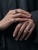 кольцо вместе с эмалью