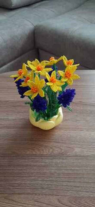 Нарциссы и Мускари Весенняя композиция высота 14см ширина 8см