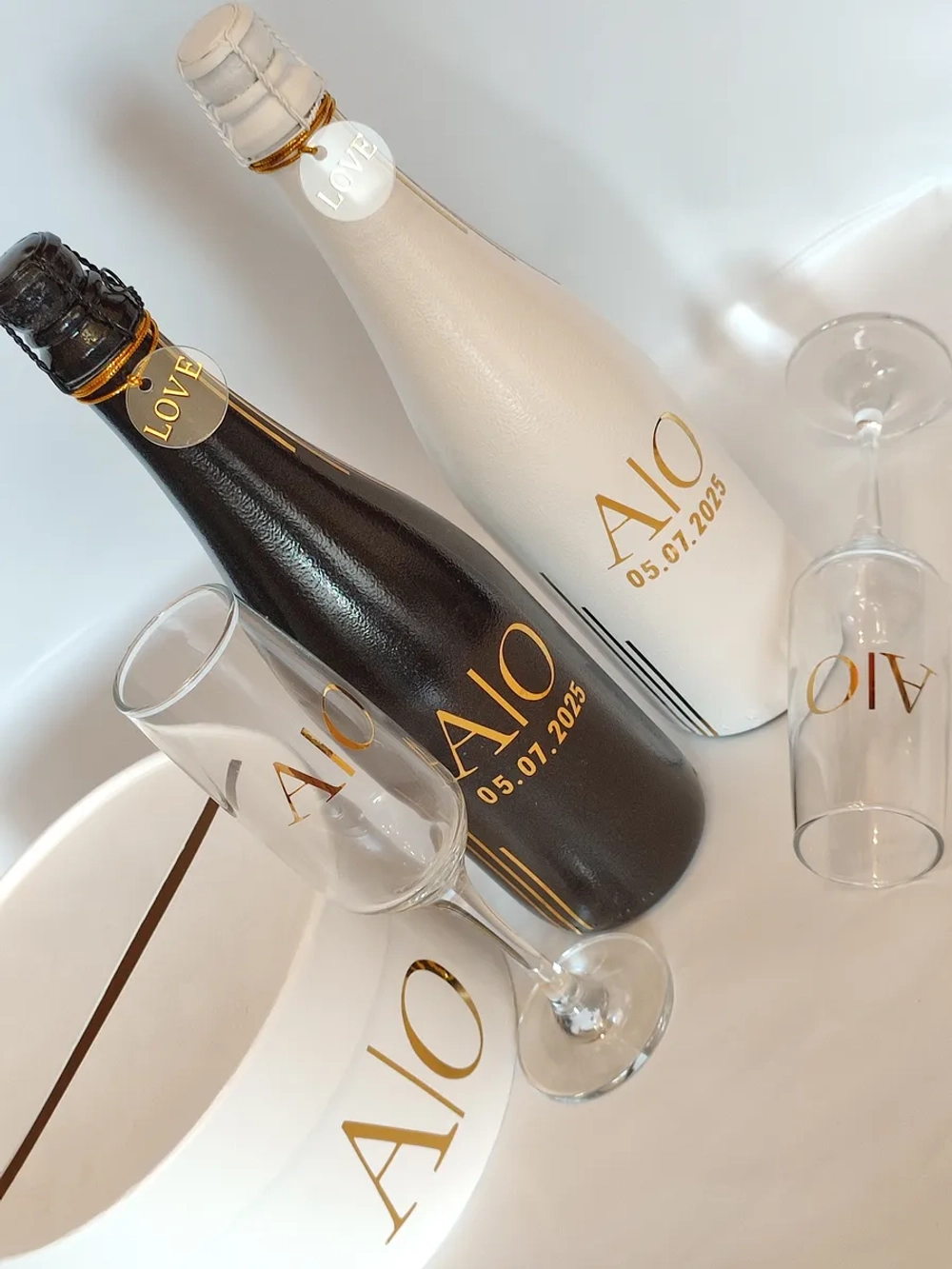 Наклейки свадебные на бутылки и бокалы прямые инициалы "З"