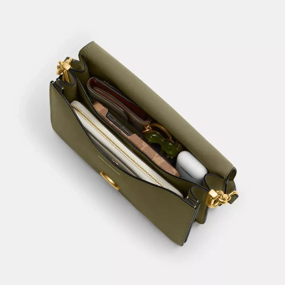 COACH СУМКА ЧЕРЕЗ ПЛЕЧО TABBY CHAIN, ОЛИВКОВЫЙ