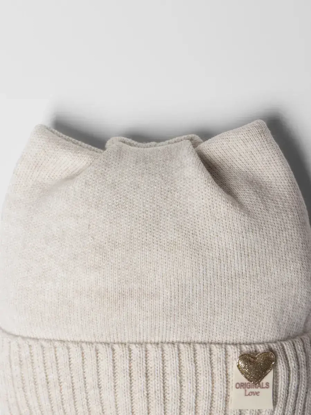 Шапка для девочки на осень