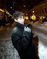 Черное пальто 