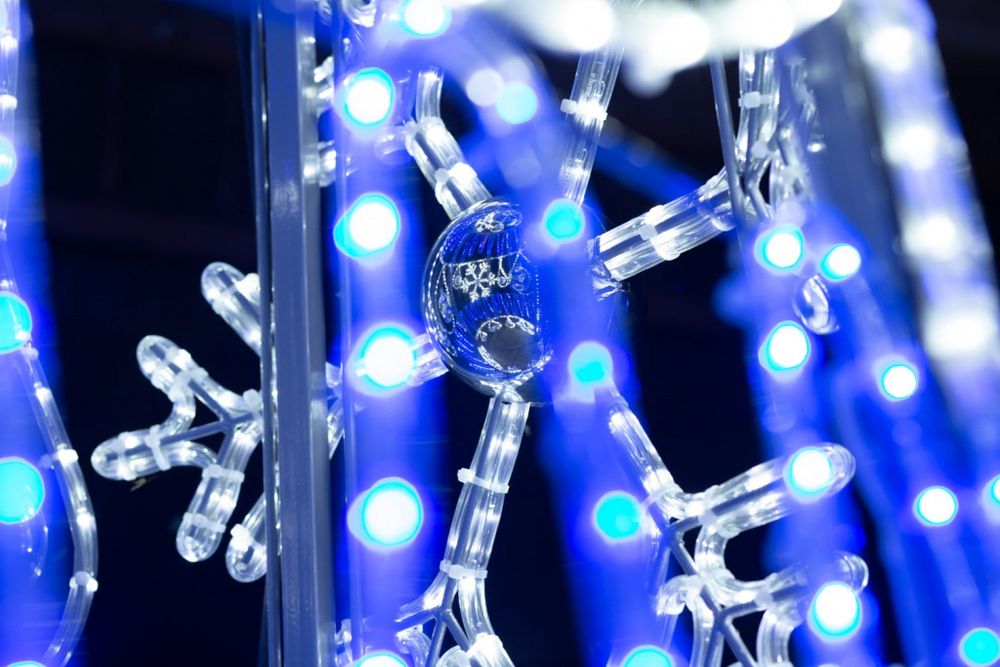 Световая конструкция елка-конус «Снежинка»