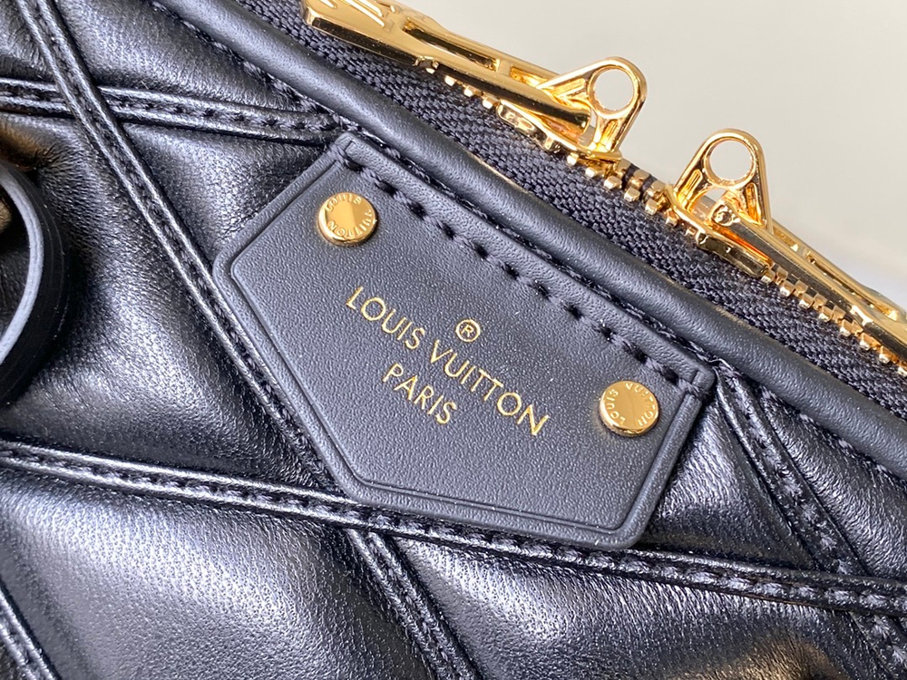 Louis Vuitton Alma PM