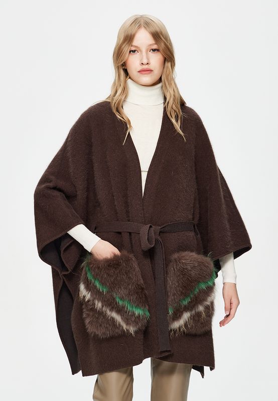 Кардиган-пончо из ангоры с меховыми карманами